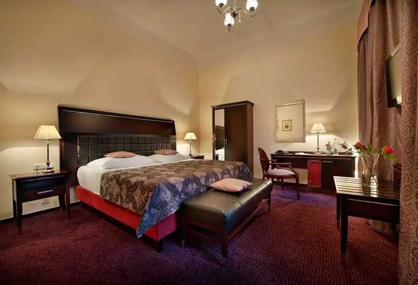 هتل Ea Embassy Prague