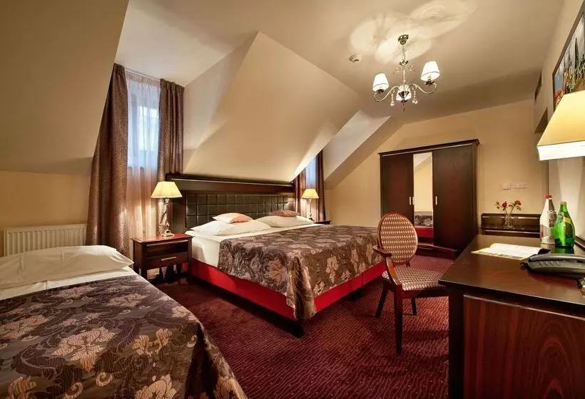 هتل Ea Embassy Prague