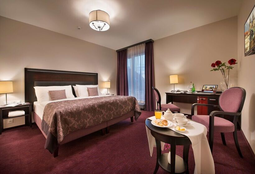 هتل Ea Embassy Prague