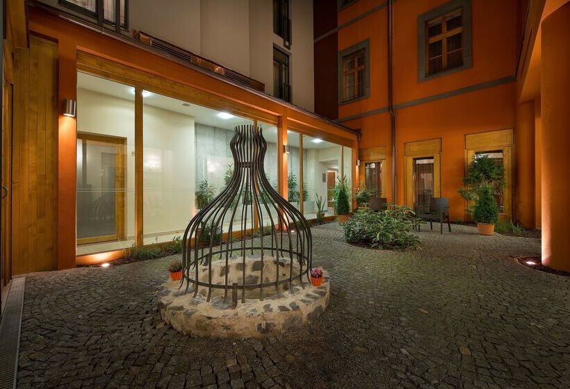 هتل Ea Embassy Prague