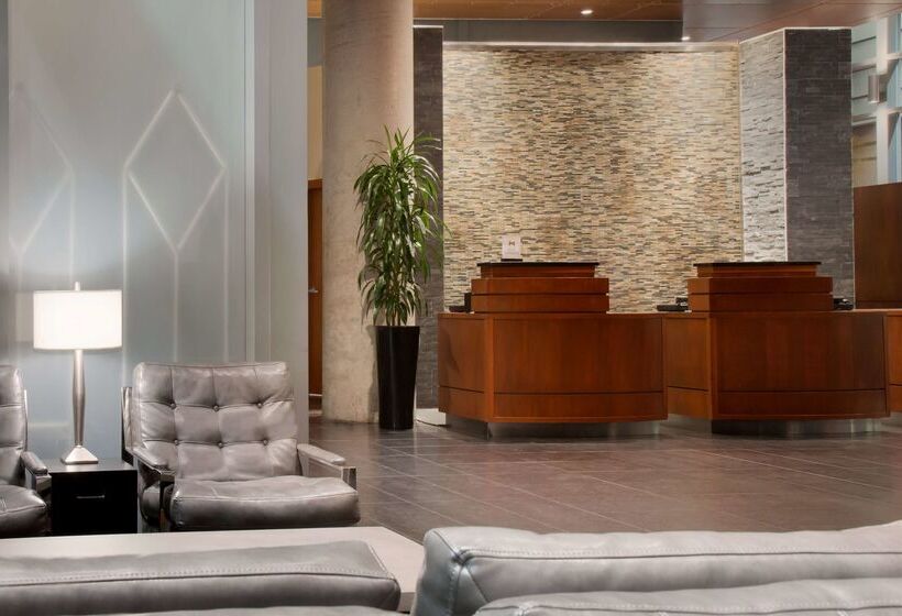 فندق Embassy Suites Montréal By Hilton