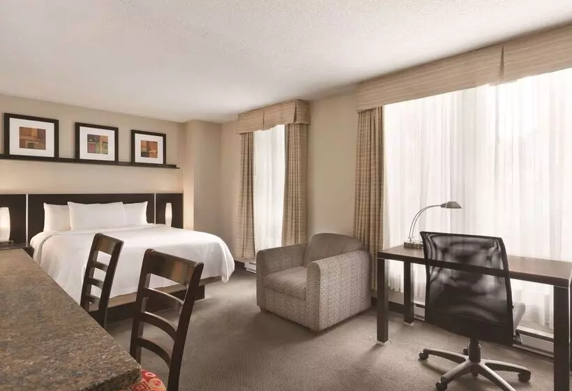 호텔 Embassy Suites Montréal By Hilton