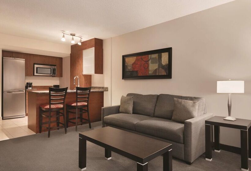 فندق Embassy Suites Montréal By Hilton