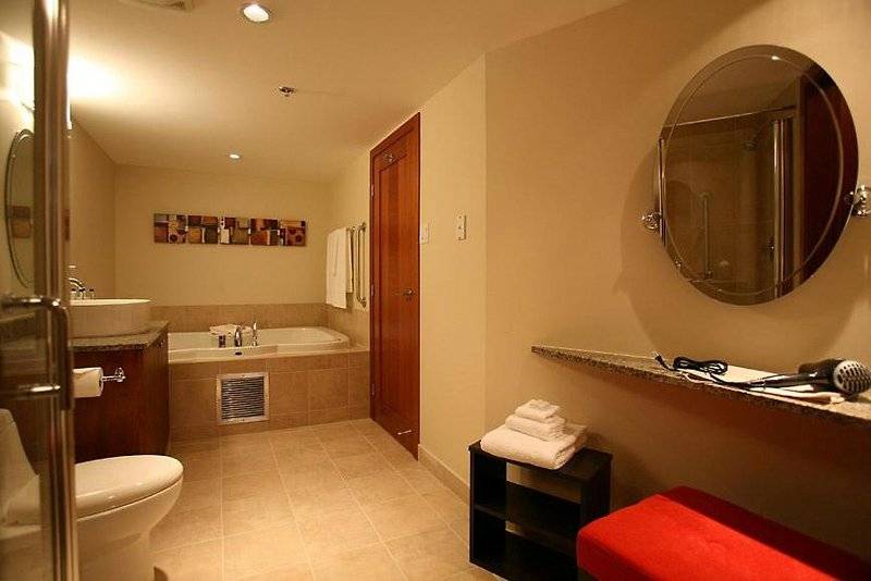 فندق Embassy Suites Montréal By Hilton