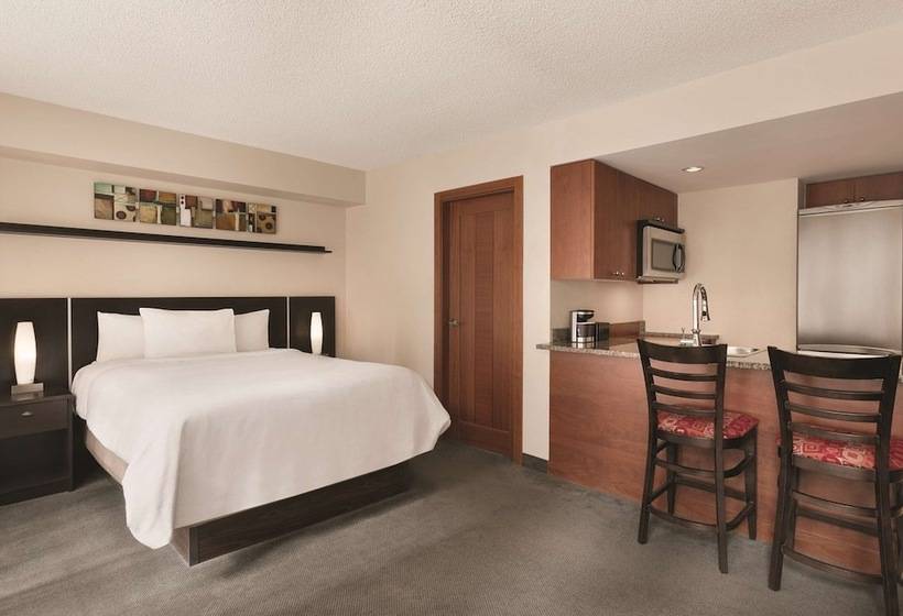 فندق Embassy Suites Montréal By Hilton