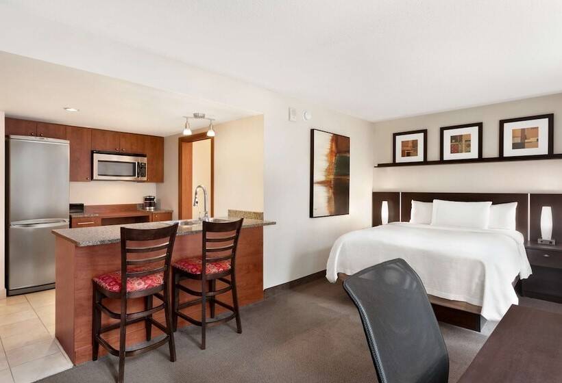 فندق Embassy Suites Montréal By Hilton