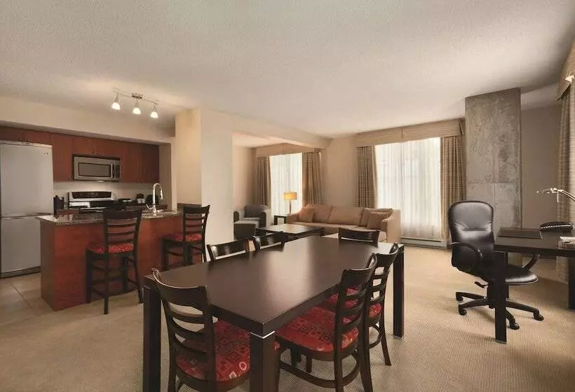 호텔 Embassy Suites Montréal By Hilton