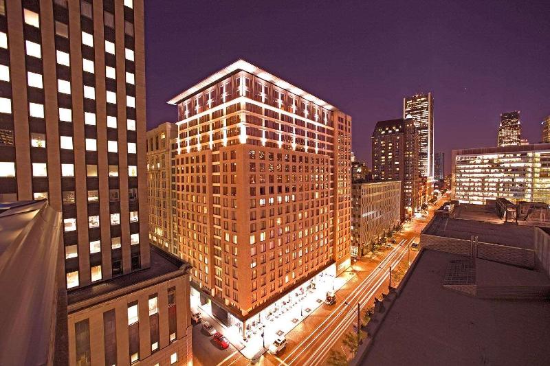 فندق Embassy Suites Montréal By Hilton