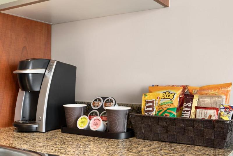 فندق Embassy Suites Montréal By Hilton