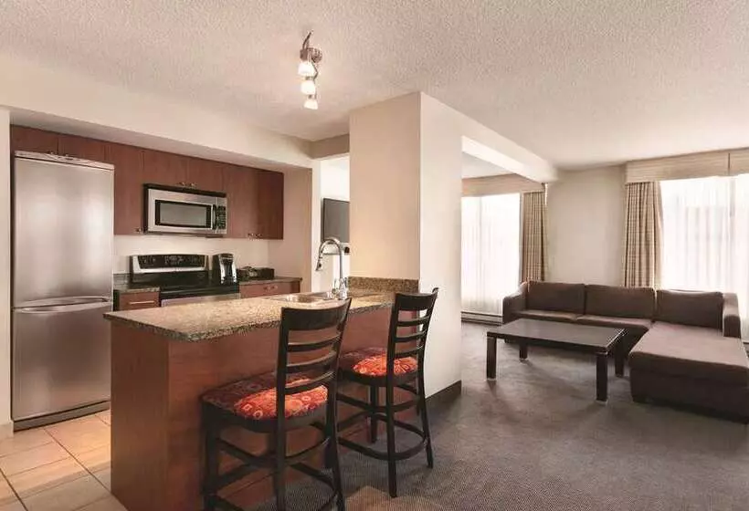 호텔 Embassy Suites Montréal By Hilton