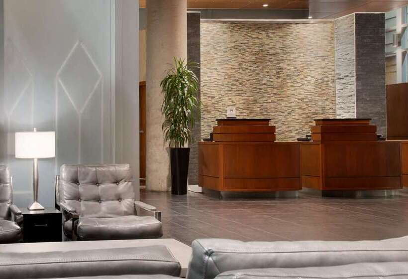 فندق Embassy Suites Montréal By Hilton
