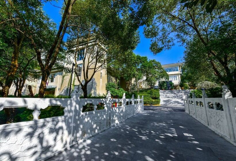 בית מלון כפרי Pattra Resort