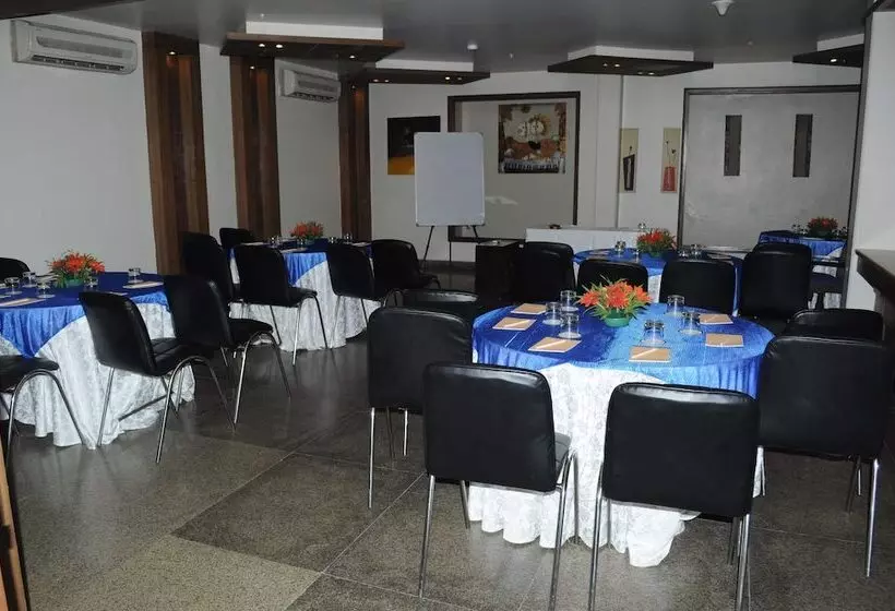 酒店 Jüsta Panchsheel Park