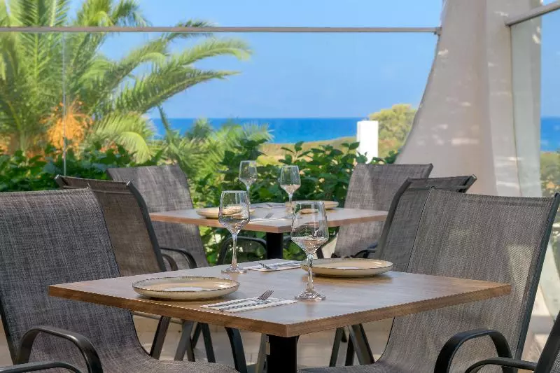 Отель Nirvana Beach