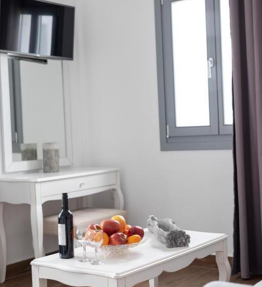 בית מלון כפרי Hiraeth Santorini