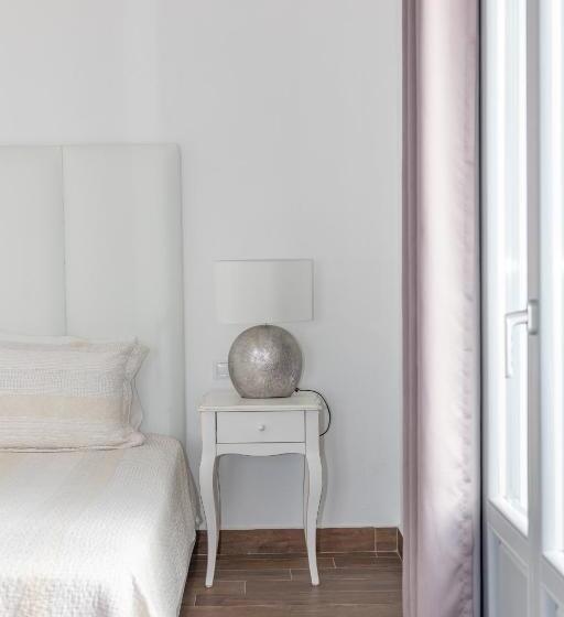 בית מלון כפרי Hiraeth Santorini