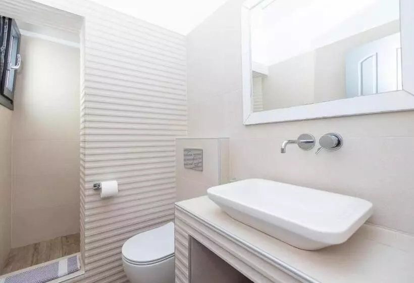 Отель Hiraeth Santorini