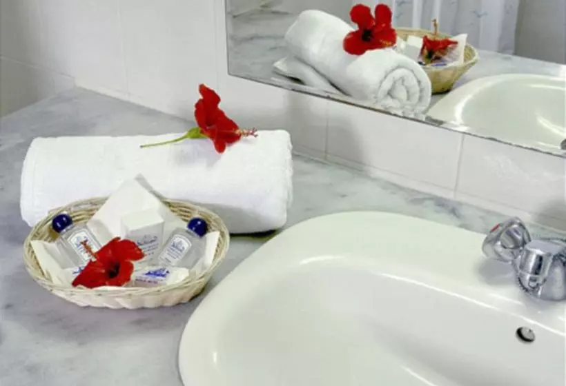 Отель Sunrise Village Beach