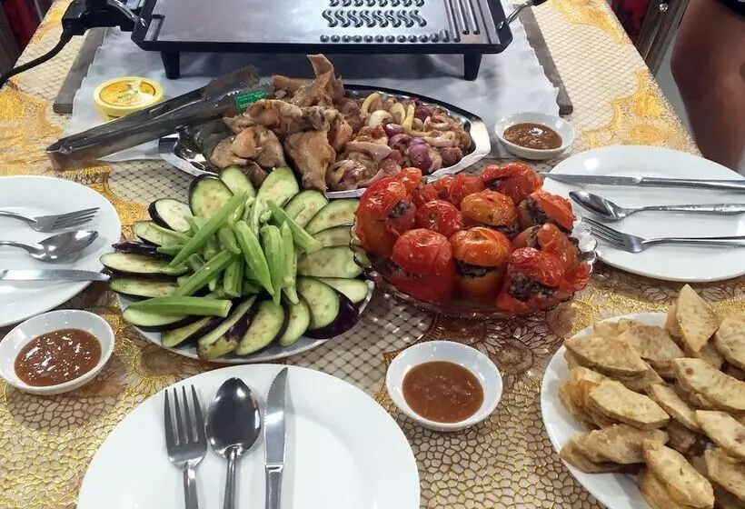 هتل Ba Dat Homestay Q6