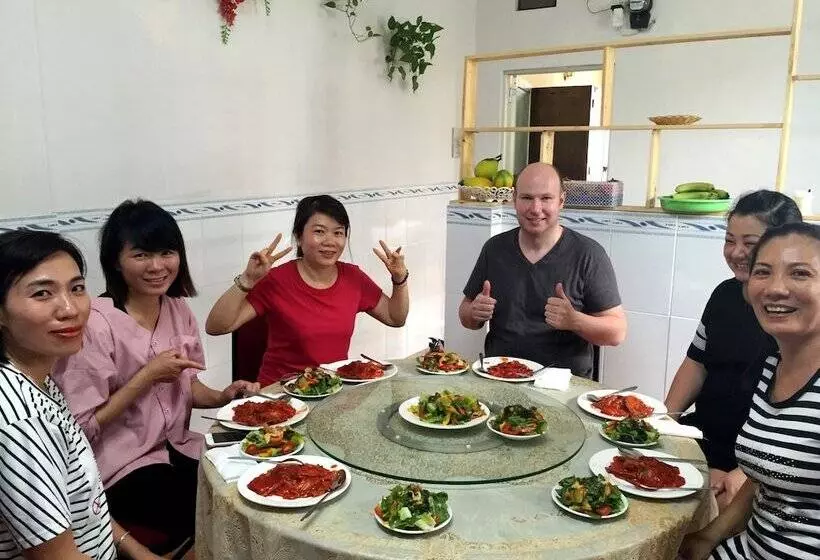 هتل Ba Dat Homestay Q6