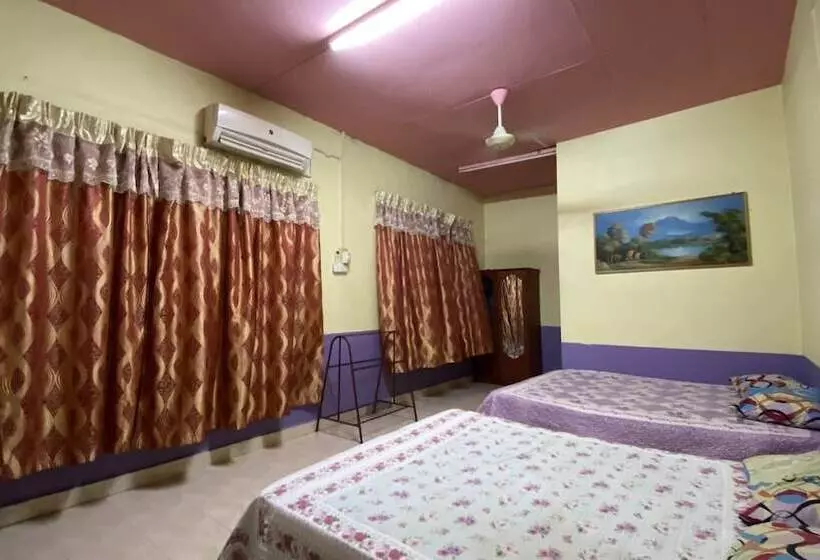 Hotelli Berkat Guestroom