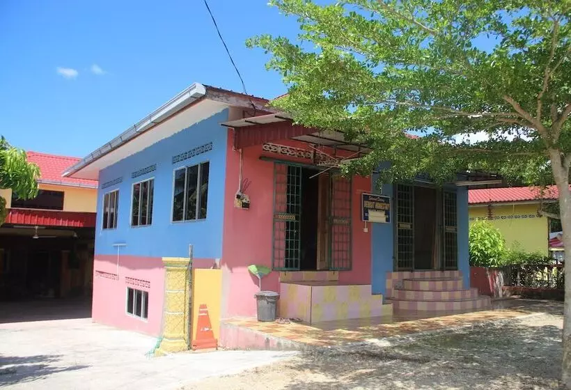 Hotelli Berkat Guestroom