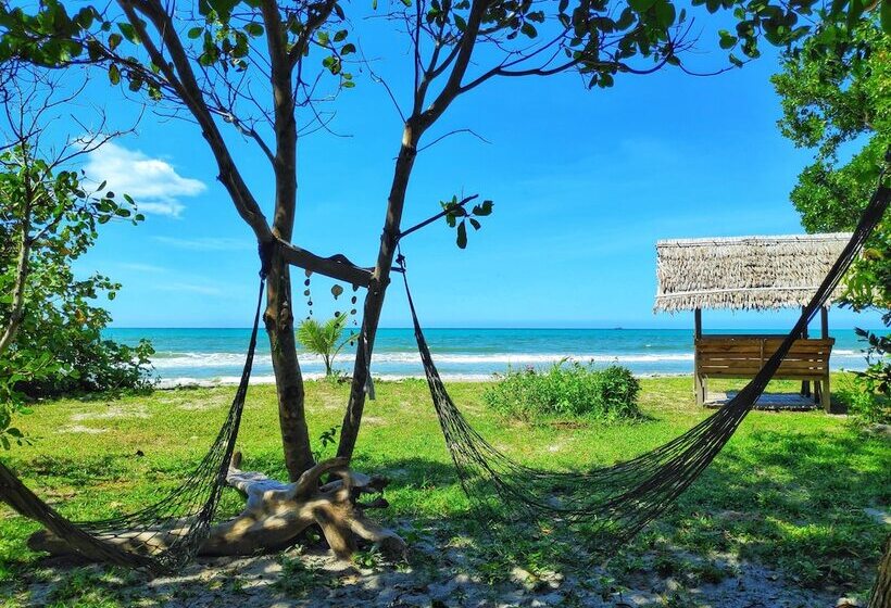 فندق Earth Park Resorts