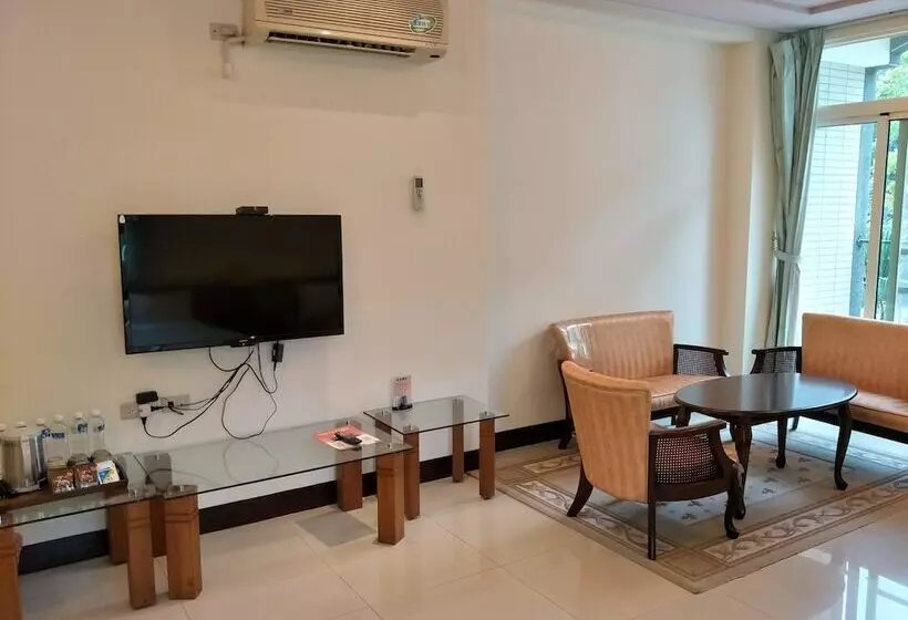 هتل Feng Lin Home Stay