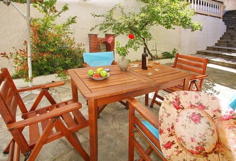 هتل Panorama Studios