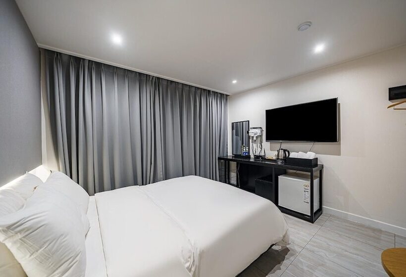 בית מלון כפרי Jamsil Selene