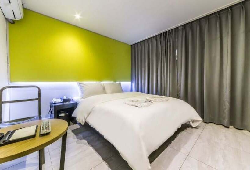 בית מלון כפרי Jamsil Selene