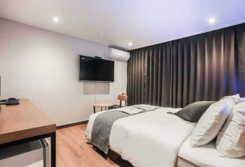 בית מלון כפרי Jamsil Selene