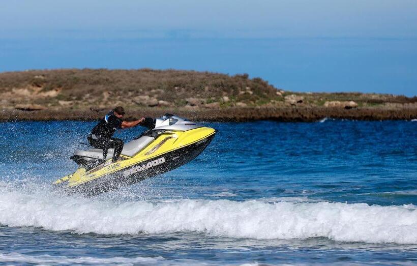 Отель L  Amphitrite Palace Resort & Spa