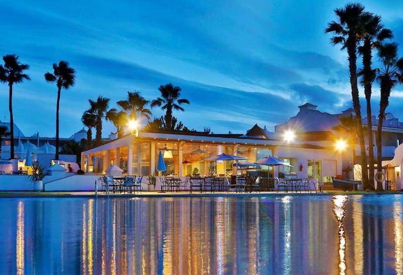 Отель L  Amphitrite Palace Resort & Spa