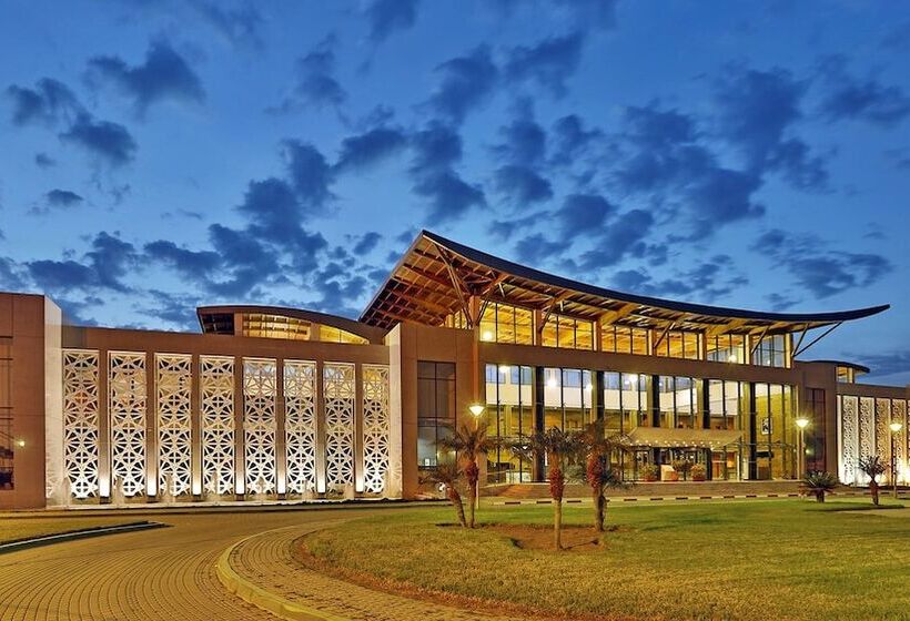 Отель L  Amphitrite Palace Resort & Spa