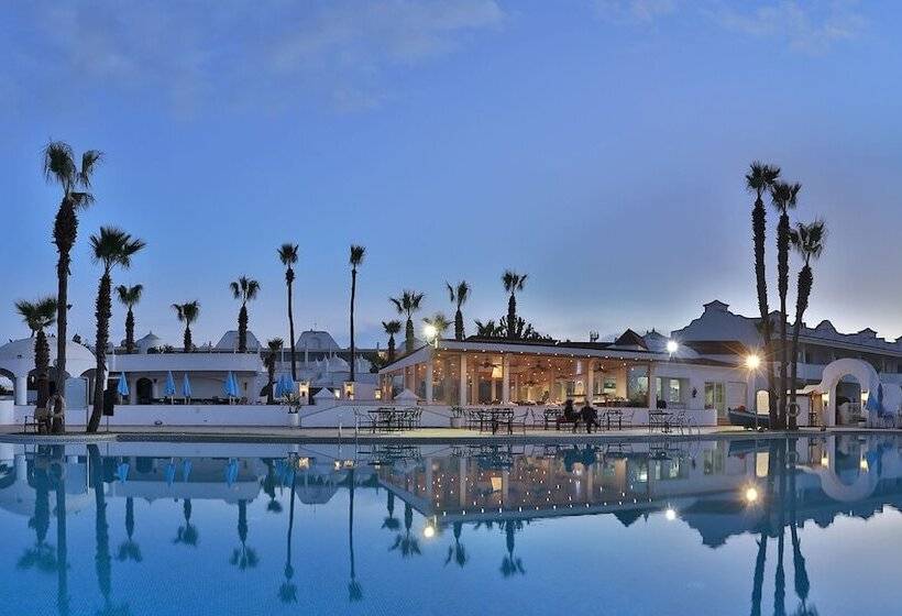 Отель L  Amphitrite Palace Resort & Spa