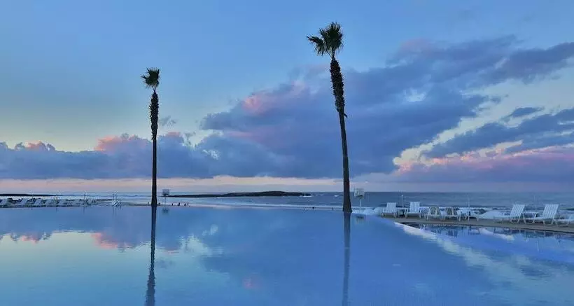 هتل L  Amphitrite Palace Resort & Spa