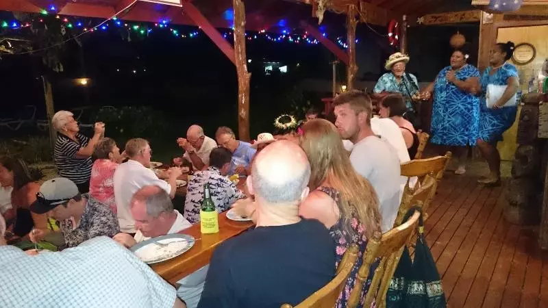 هتل Aroa Beachside Resort