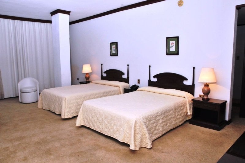 هتل Excelsior Inn