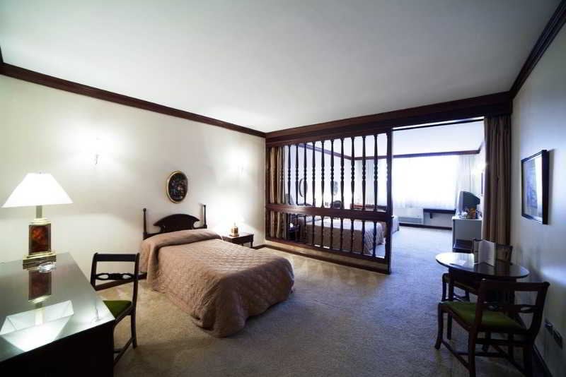 هتل Excelsior Inn