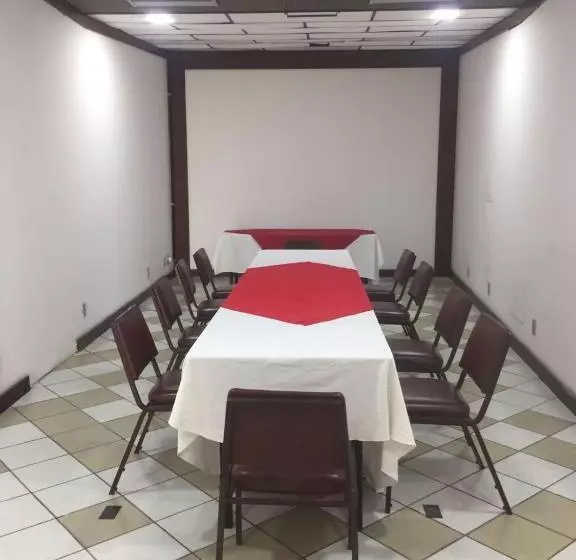 فندق Feira Palace