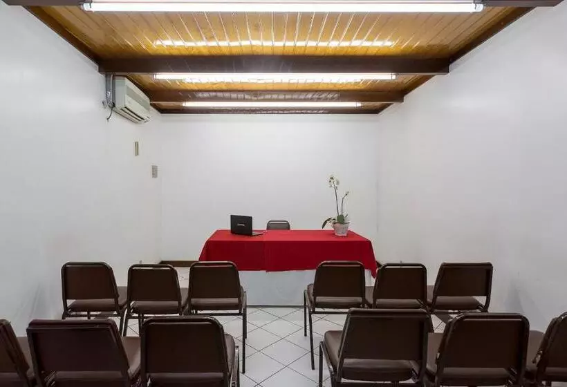 فندق Feira Palace