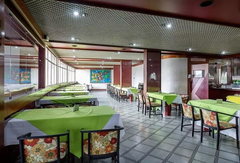 فندق Feira Palace