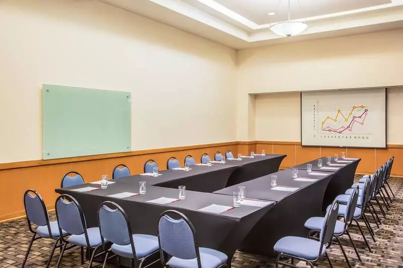 هتل Fiesta Inn Tijuana Otay Aeropuerto