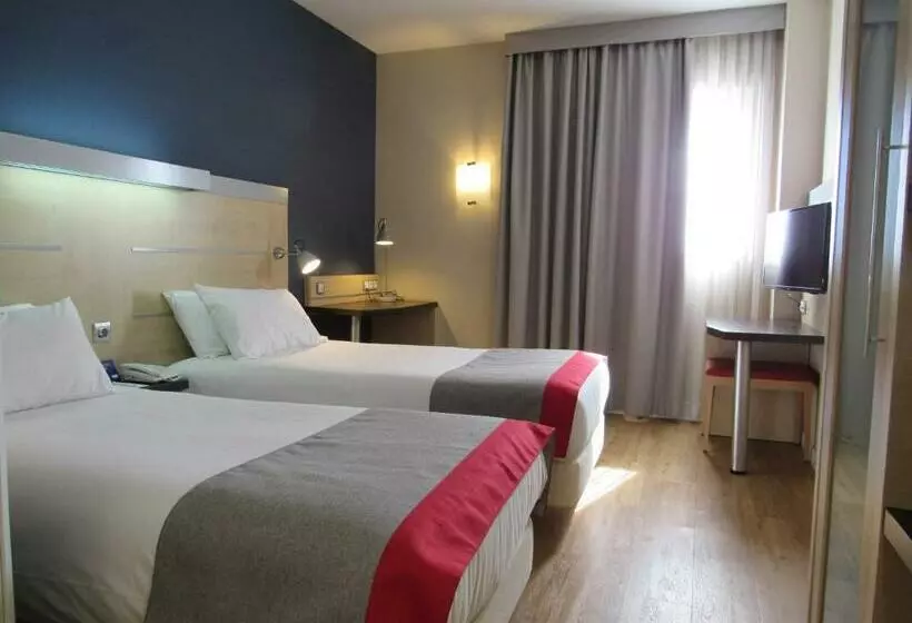 ホテル Holiday Inn Express Málaga Airport, An Ihg