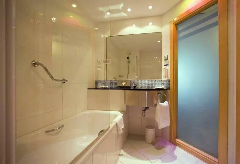 ホテル Holiday Inn Express Málaga Airport, An Ihg