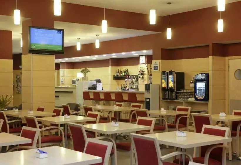 ホテル Holiday Inn Express Málaga Airport, An Ihg