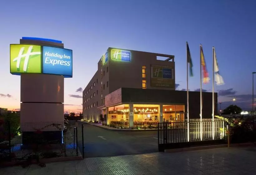 ホテル Holiday Inn Express Málaga Airport, An Ihg
