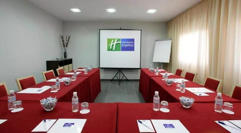 ホテル Holiday Inn Express Málaga Airport, An Ihg