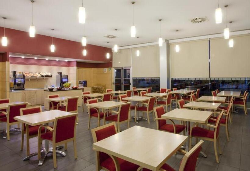 هتل Holiday Inn Express Málaga Airport, An Ihg